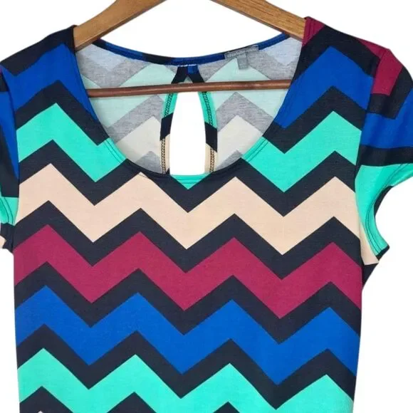 NWT Charlotte Russe Colorful Chevron Peplum Blouse Top L - Maroon Blue Tan Black - Picture 6 of 8